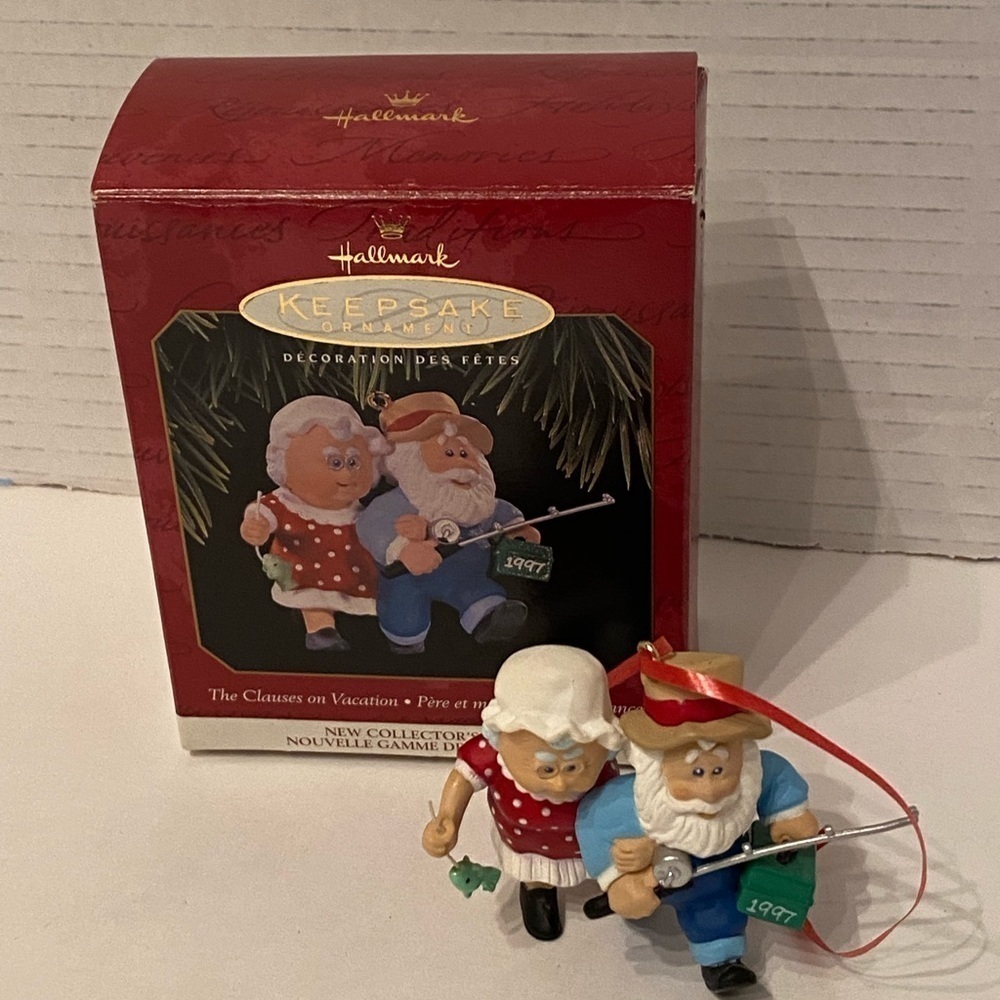 VTG 1997 Hallmark Keepsake Ornament  Santa & Mrs Clause Vacation Fishing In Box